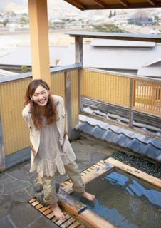 Yui Aragaki feet photo thumbnail