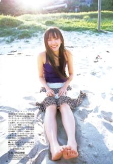 Yui Aragaki feet photo thumbnail