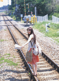 Yui Aragaki feet photo thumbnail