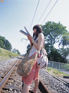 Yui Aragaki feet photo thumbnail