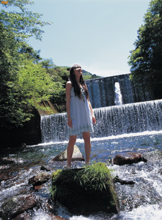 Yui Aragaki feet photo thumbnail