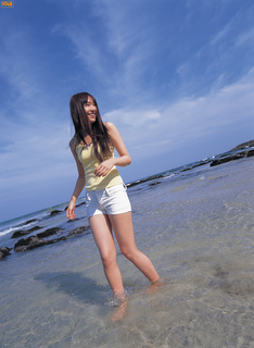Yui Aragaki feet photo thumbnail
