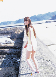 Yui Aragaki feet photo thumbnail