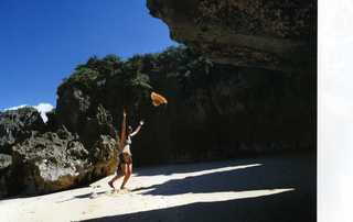 Yui Aragaki feet photo thumbnail