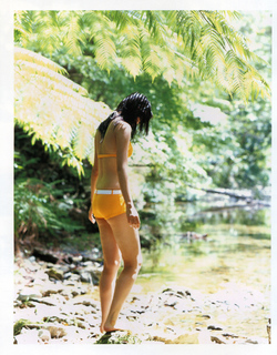 Yui Aragaki feet photo thumbnail