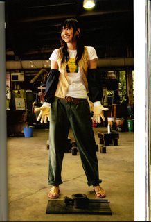 Yui Aragaki feet photo thumbnail