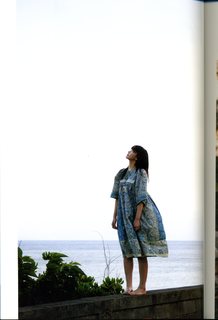 Yui Aragaki feet photo thumbnail