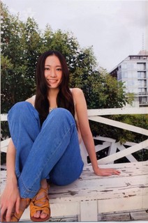 Yui Aragaki feet photo thumbnail