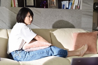Yui Aragaki feet photo thumbnail