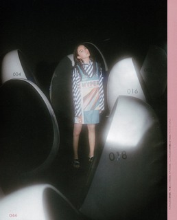 Yui Aragaki feet photo thumbnail