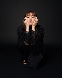 Yui Aragaki feet photo thumbnail