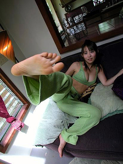 Yui Ichikawa feet photo 2