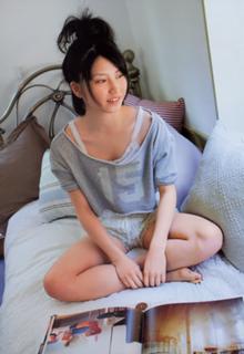 Yui Yokoyama feet photo 1