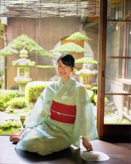 Yui Yokoyama feet photo 2