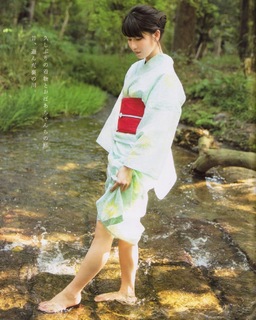 Yui Yokoyama feet photo 1