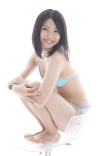 Yui Yokoyama feet photo 2