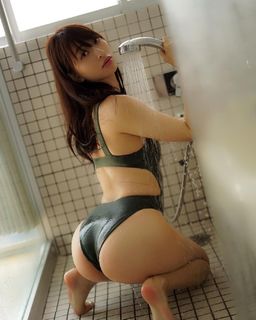 Yuka Kuramochi feet photo thumbnail