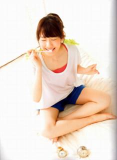 Yuki Kashiwagi feet photo thumbnail