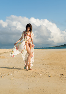 Yuki Kashiwagi feet photo thumbnail