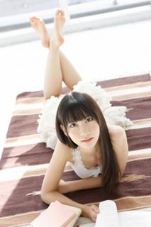 Yuki Kashiwagi feet photo thumbnail