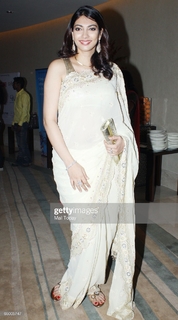Yukta Mookhey feet photo 16