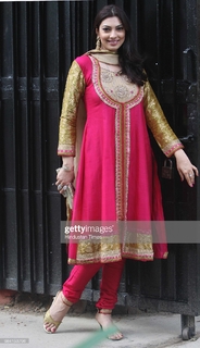 Yukta Mookhey feet photo 15