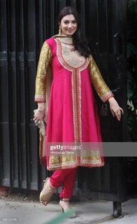 Yukta Mookhey feet photo 11
