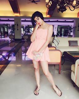 Yukti Kapoor feet photo 16