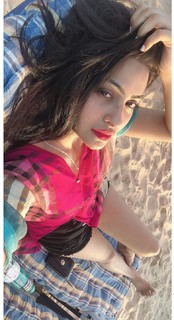 Yukti Kapoor feet photo 11