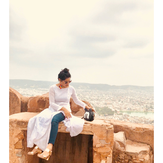 Yukti Kapoor feet photo 5