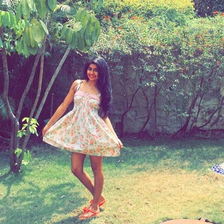 Yukti Kapoor feet photo 19