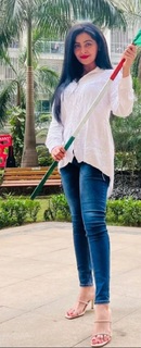 Yukti Kapoor feet photo 8