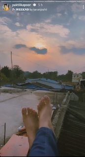 Yukti Kapoor feet photo 5