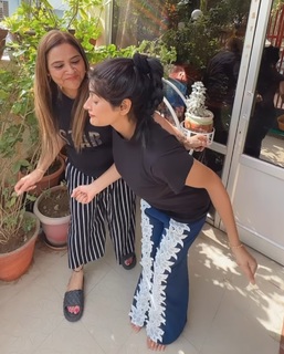 Yukti Kapoor feet photo 3
