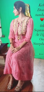 Yukti Kapoor feet photo 1