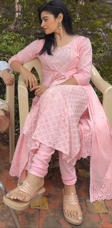 Yukti Kapoor feet photo 18