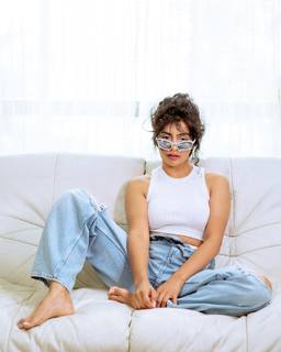 Yukti Kapoor feet photo 13