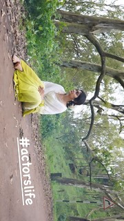 Yukti Kapoor feet photo 11