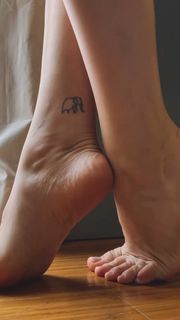 Yulia Buinovskaya feet photo 9
