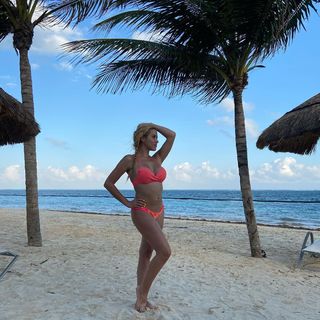 Yuliana Peniche feet photo 10