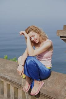 Yulianna Karaulova feet photo thumbnail