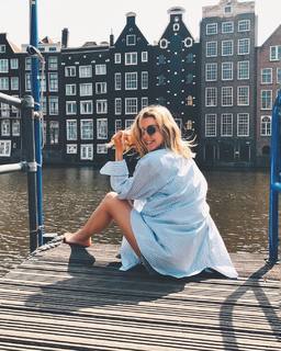 Yulianna Karaulova feet photo thumbnail