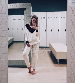 Yulianna Karaulova feet photo thumbnail