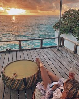 Yulianna Karaulova feet photo thumbnail