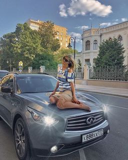 Yulianna Karaulova feet photo thumbnail