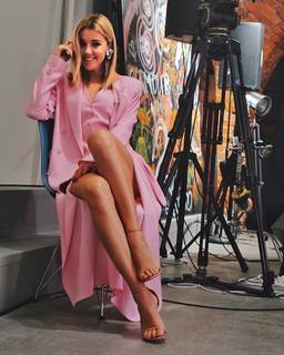 Yulianna Karaulova feet photo thumbnail