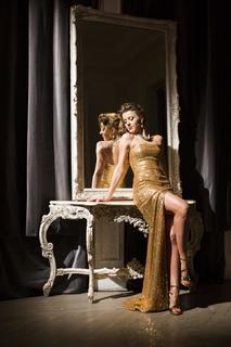 Yulianna Karaulova feet photo thumbnail