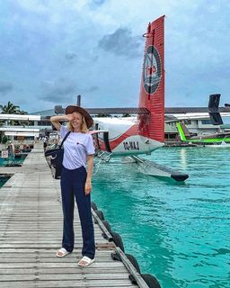 Yulianna Karaulova feet photo thumbnail