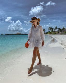 Yulianna Karaulova feet photo thumbnail