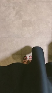 Yulianna Karaulova feet photo thumbnail
